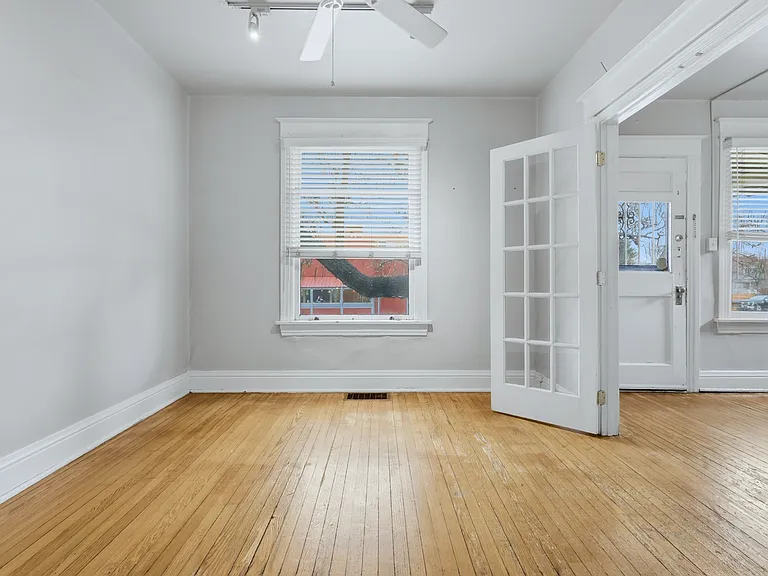 1121 E 6th Ave — Photo 12
