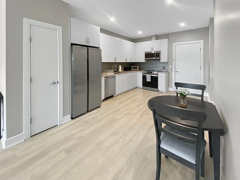 510 Grand Ave #102 — Photo 4