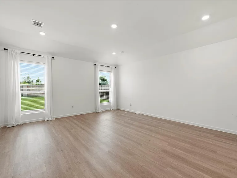 29338 Sweet Orange Ct — Photo 9