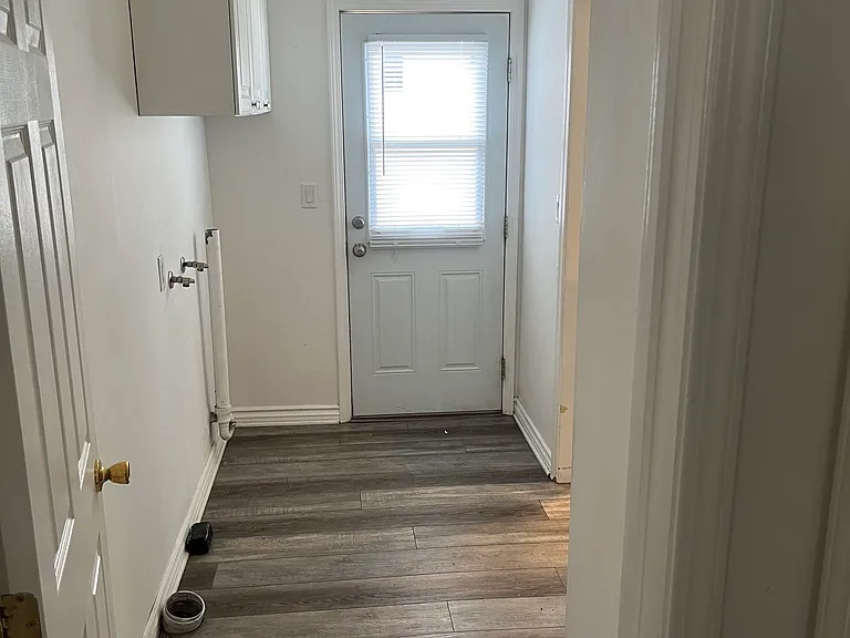 10148 Independence Ave — Photo 7