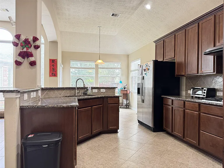 6106 Brookmall Dr — Photo 7