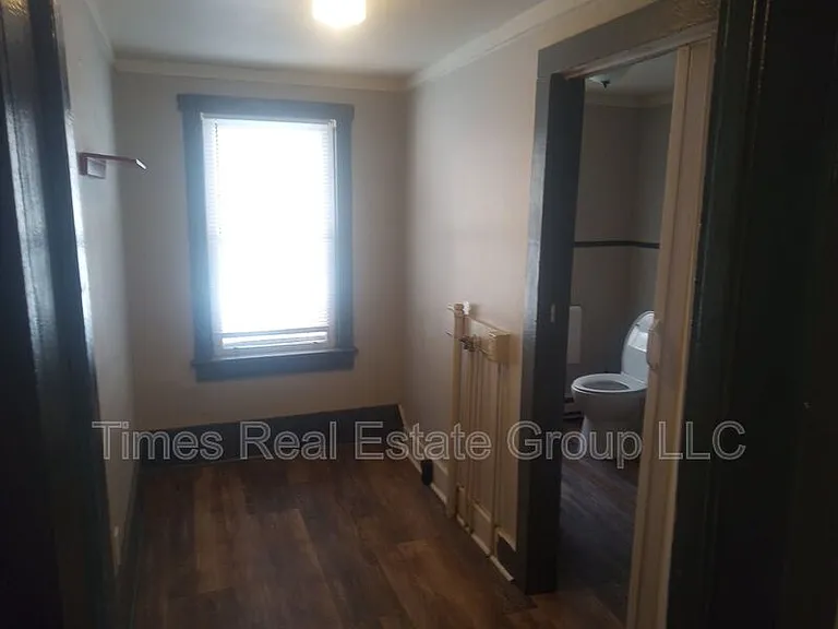 206 W Railroad St — Photo 4