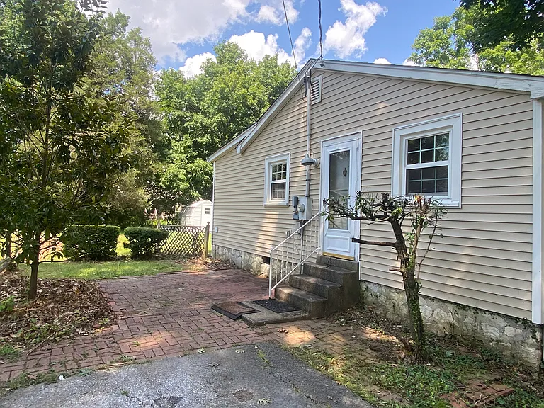 706 Logan Way — Photo 8