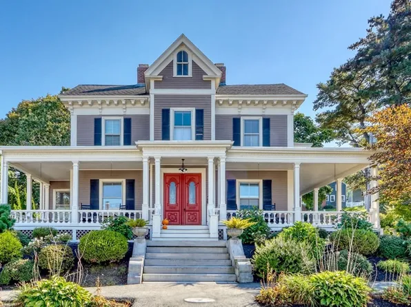 5 Chestnut St, Melrose, MA 02176