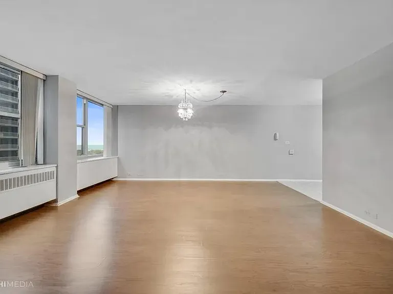 4250 N Marine Dr #1413 — Photo 19