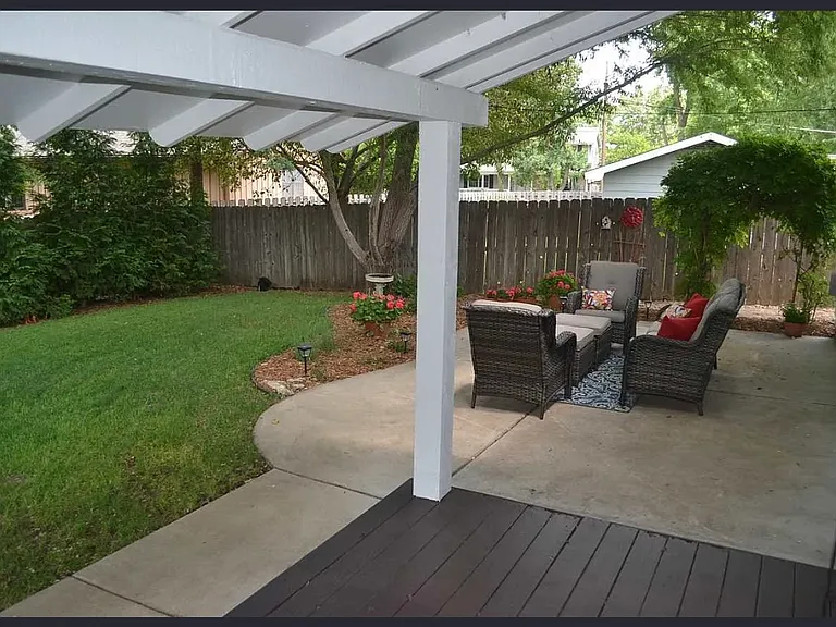1057 N Gretchen Ln — Photo 14