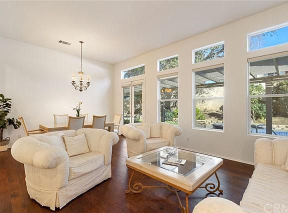 5th image of 4210 Oak Leaf Ln
