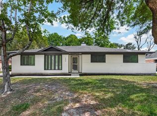 349 Dawn Hill Dr, Friendswood, TX 77546