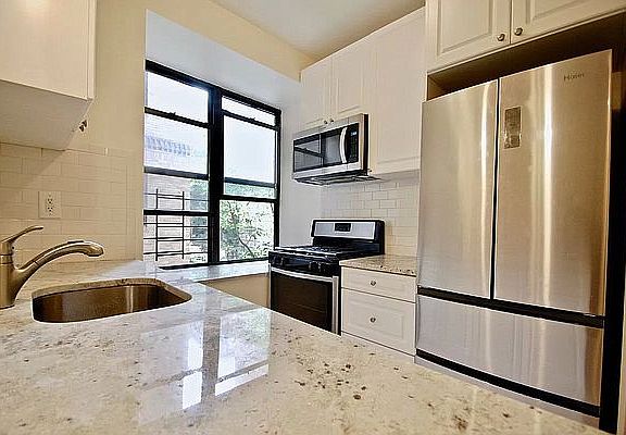 2nd image of 92 Pinehurst Ave APT 1F