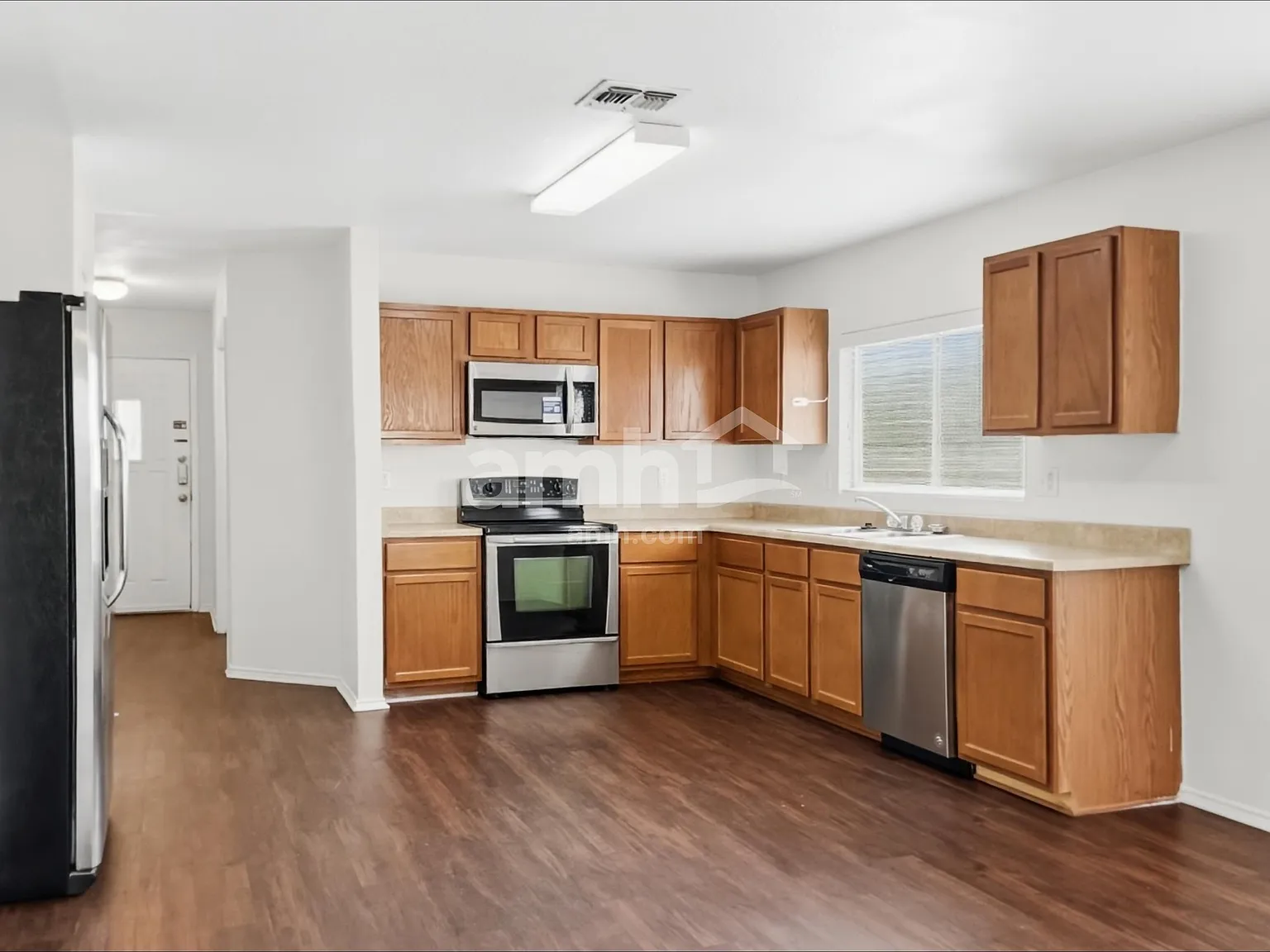 3 bed, 2.0 bath, 1672 sqft, $1,780 — Photo 3