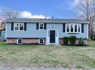 25 Joanna Dr, Warwick, RI 02886