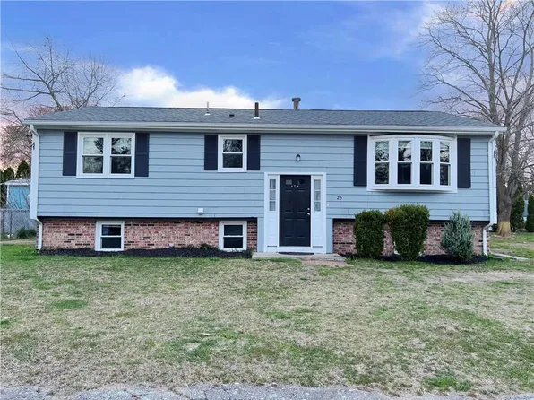 25 Joanna Dr, Warwick, RI 02886