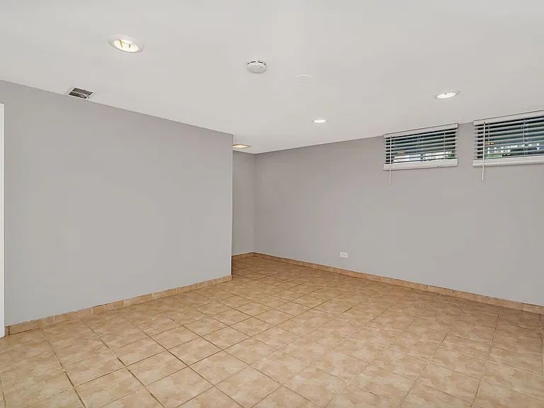 13-15 S Waiola Ave — Photo 16