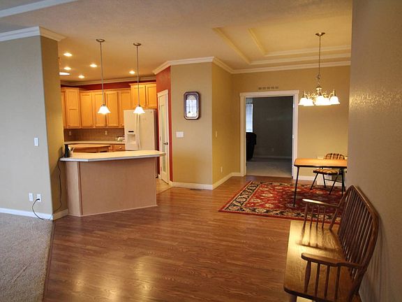 4th image of 619 NE 56th St