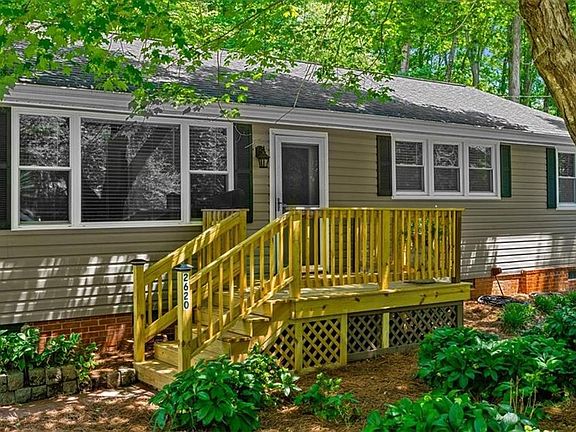 3rd image of 2620 Robin Hood Dr