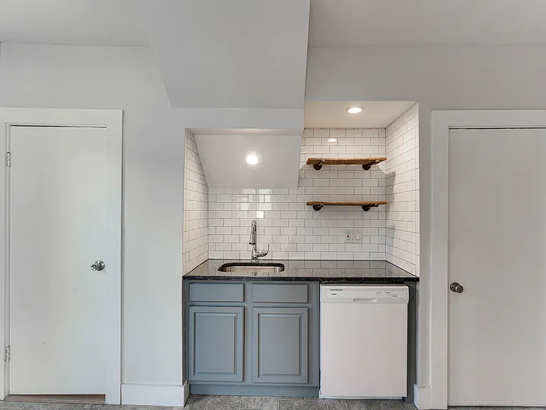 14 Wheatland St #2 — Photo 4