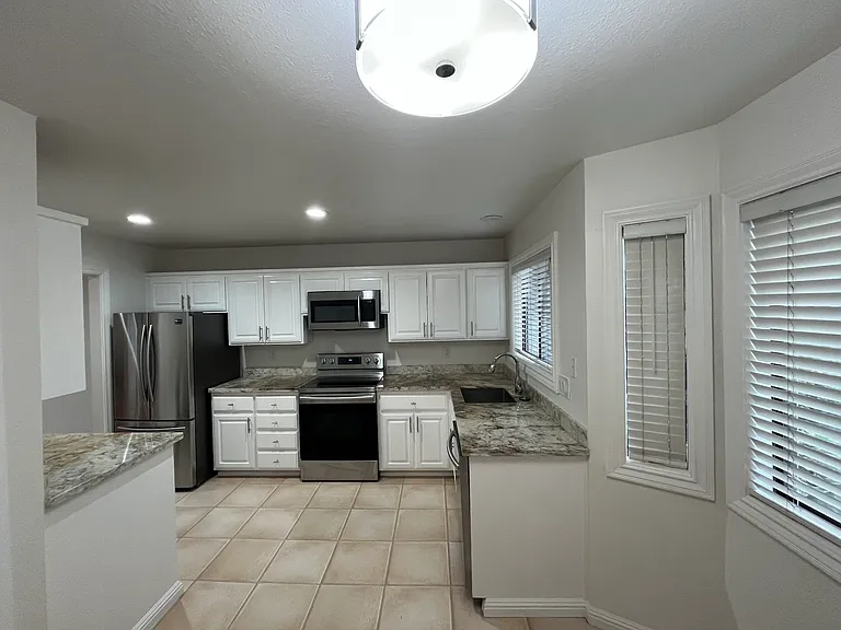 435 Alberto Way #4 — Photo 1