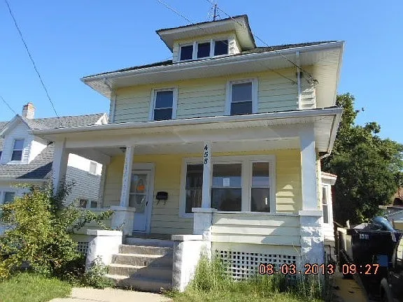 458 North Ave photo 1