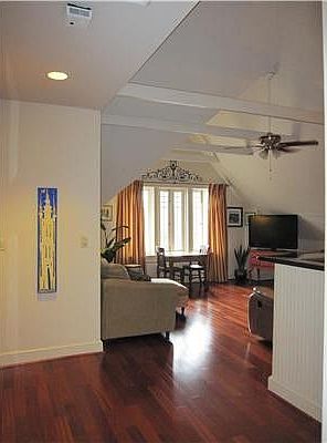 2nd image of 4431 Saint Charles Ave