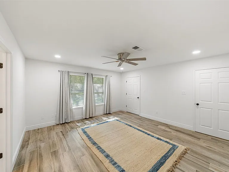 4884 Holly Ln W — Photo 16