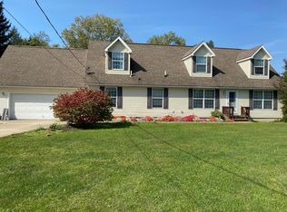 284 Ridge Rd, Hinckley, OH 44233