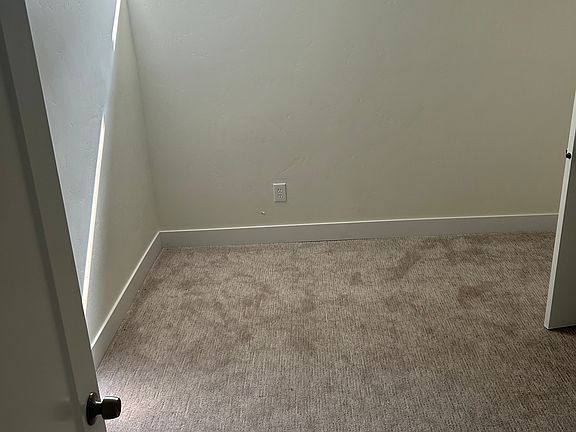 3rd image of 964 E Atkin Ave
