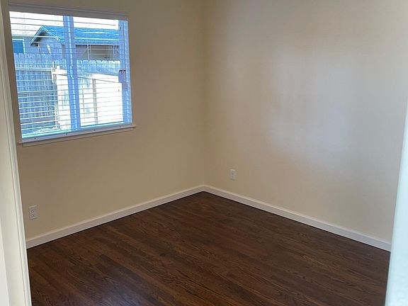 3rd image of 3841 Elston Dr