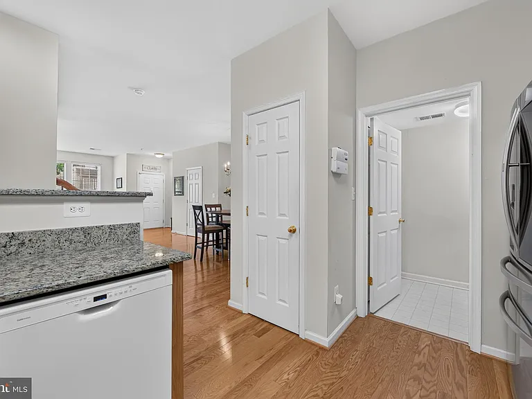 43081 Zander Ter — Photo 28