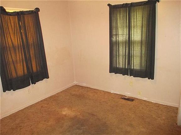 4th image of 1312 Julia St