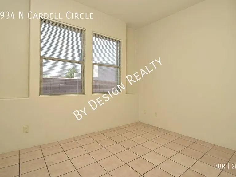 2934 N Cardell Cir — Photo 15