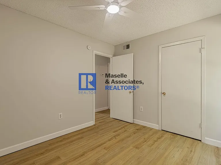 520 Twin Pine Cv — Photo 19