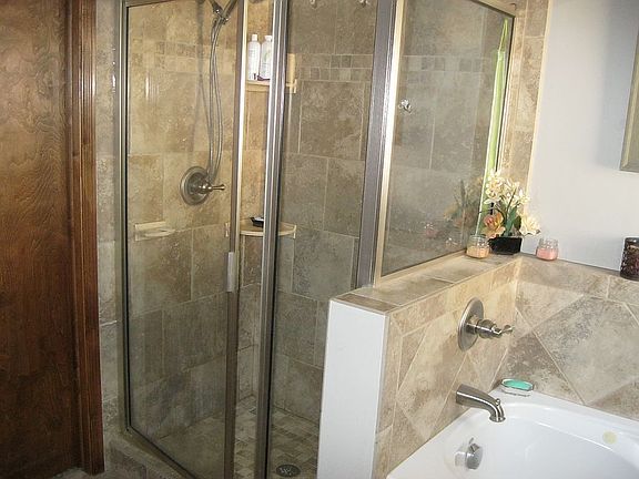 5th image of 2835 W Western St