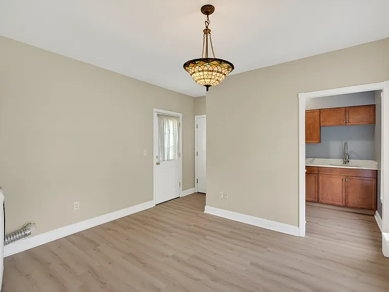 40 Maple St #2 — Photo 16
