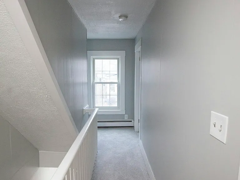 87 Glass St — Photo 9