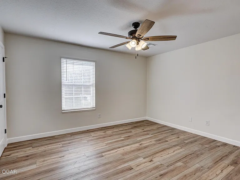 2907 S Jackson Ave — Photo 17
