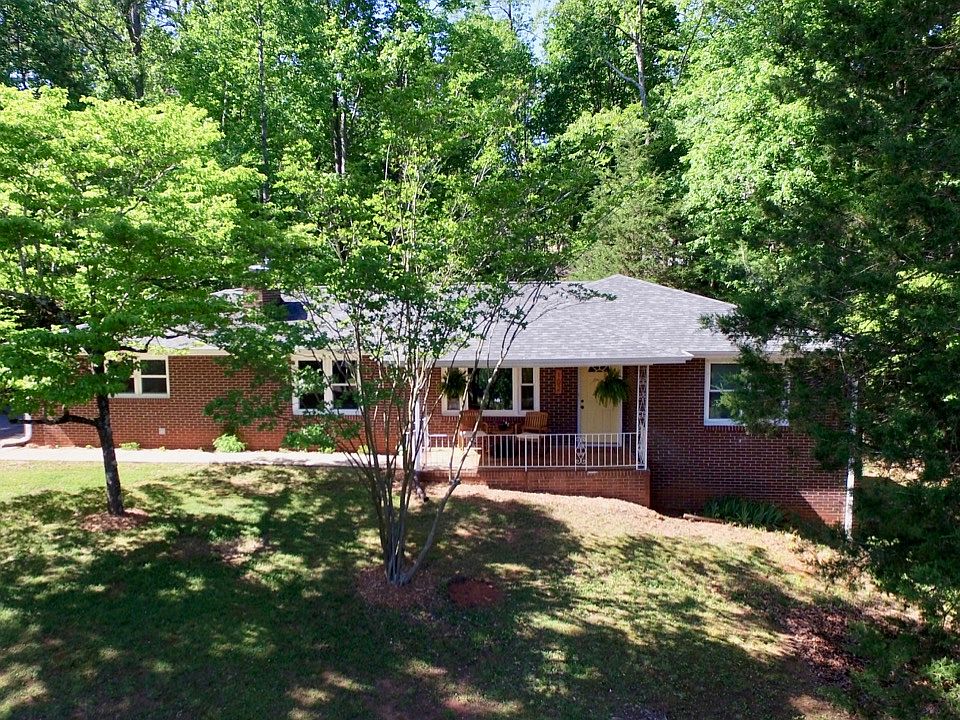 1st image of 102 Hillside Dr