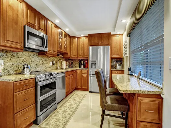 3520 Oaks Way APT 308, Pompano Beach, FL 33069