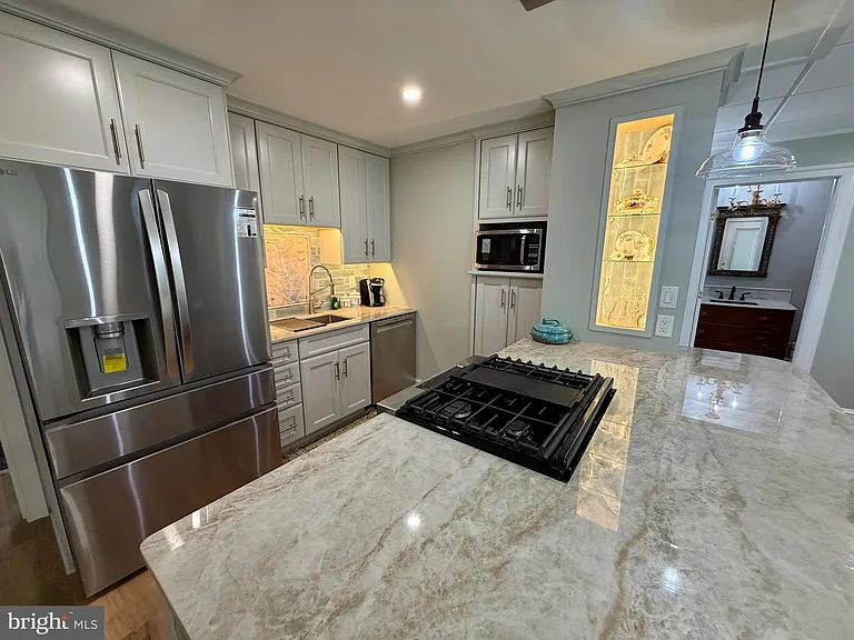 110 Annapolis St #B — Photo 4