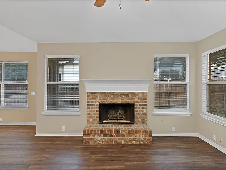 5708 McKinley Ln — Photo 17