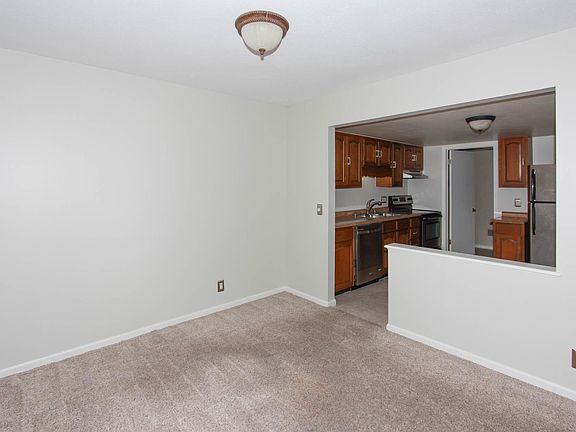 3rd image of 5526 Heatherdowns Blvd APT 5