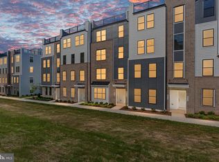 20800 Cloongee Ter, Sterling, VA 20166
