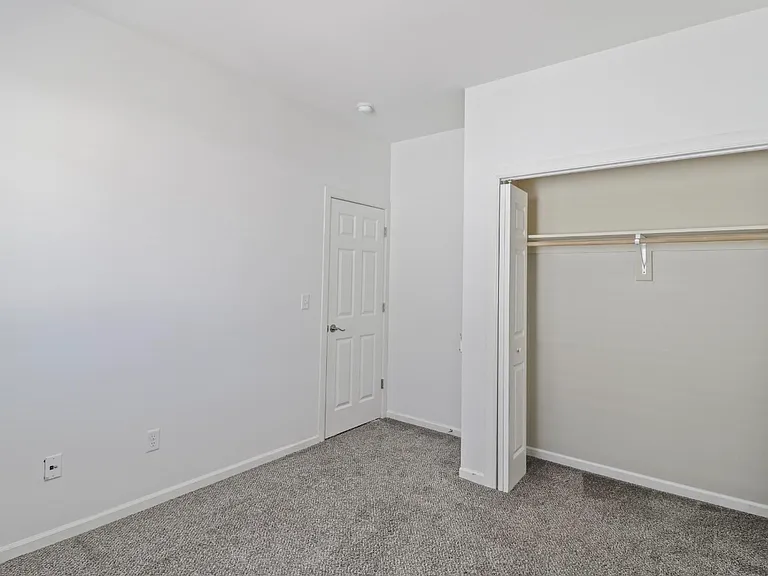 13697 Karen St — Photo 10
