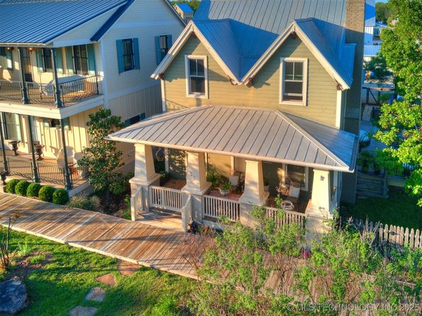 55 Boardwalk #F, Eufaula, OK 74432