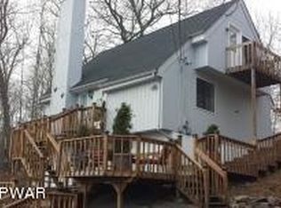 502 Saunders Dr, Bushkill, PA 18324