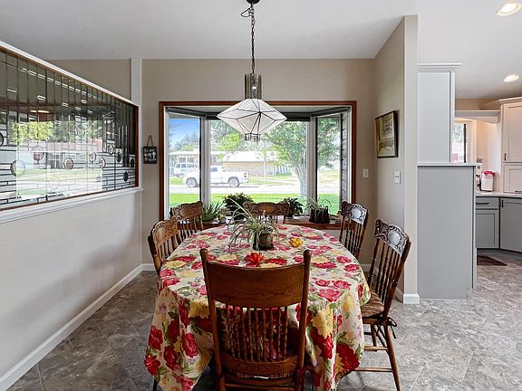 5th image of 2209 Beech Dr