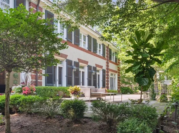 5563 Northumberland St, Pittsburgh, PA 15217