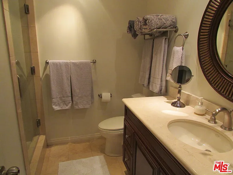 1550 Greenfield Ave #201 — Photo 9