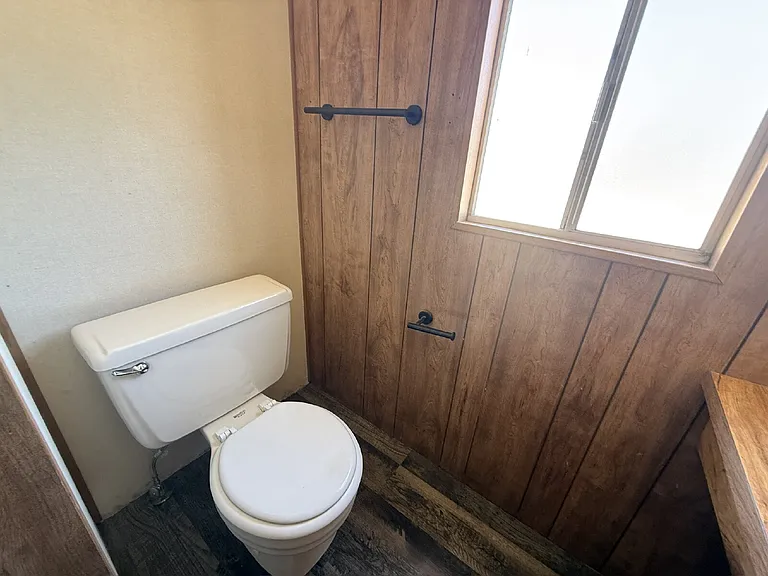 2111 Santa Cruz Ave — Photo 11