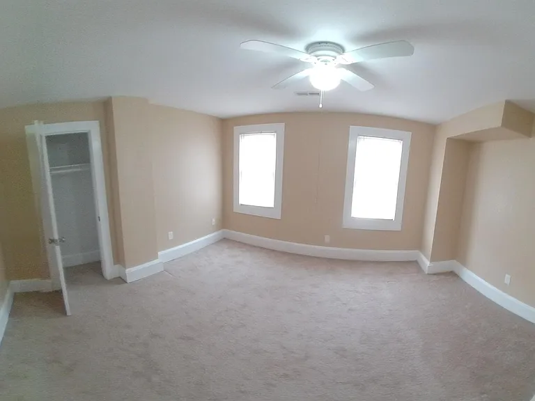 424 Middlesex St — Photo 16