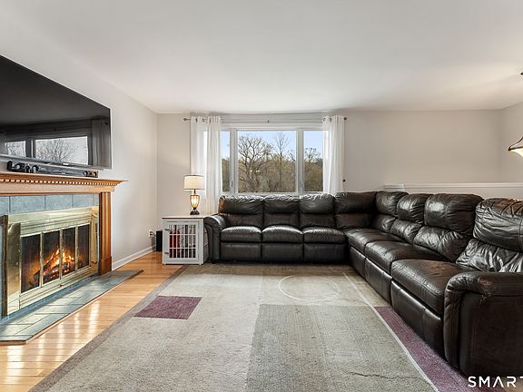 3rd image of 14 Valley Road